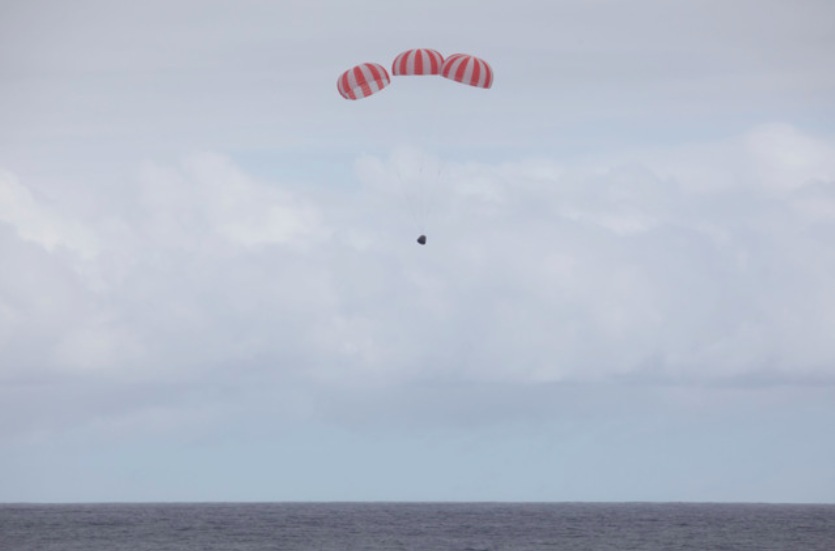Splashdown! SpaceX's Dragon Cargo Spaceship Returns to Earth